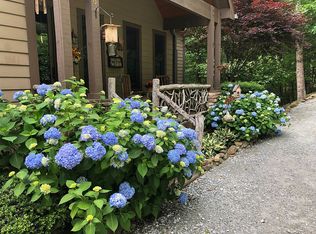 676 Lake Ridge Cir, Glenville, NC 28723