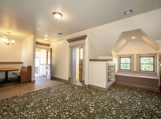 126 E Mountain St, Pasadena, CA 91103