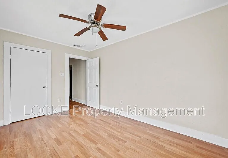 1016 E Arlington Ave #D — Photo 11