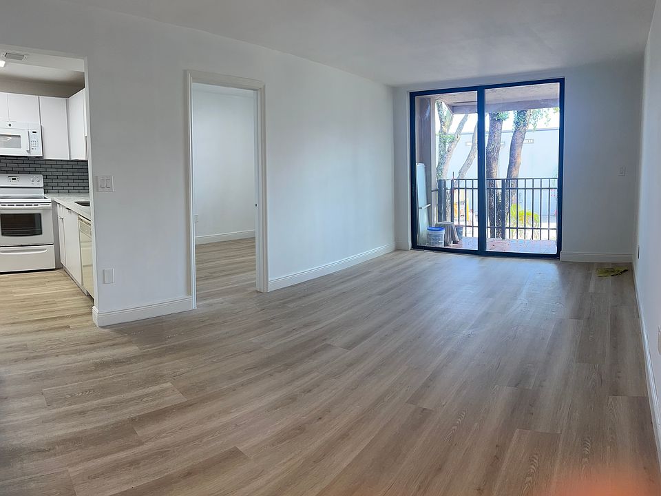 entrance to living room