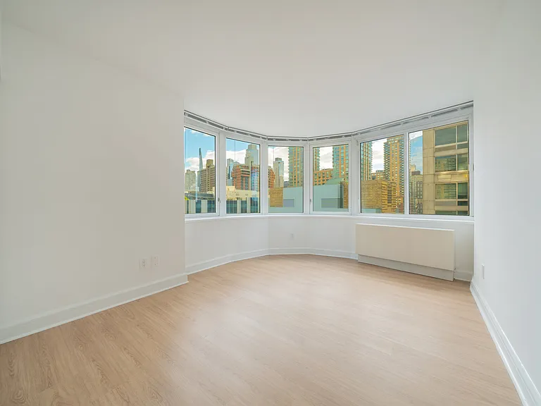 140 Riverside Blvd #1527 — Photo 8