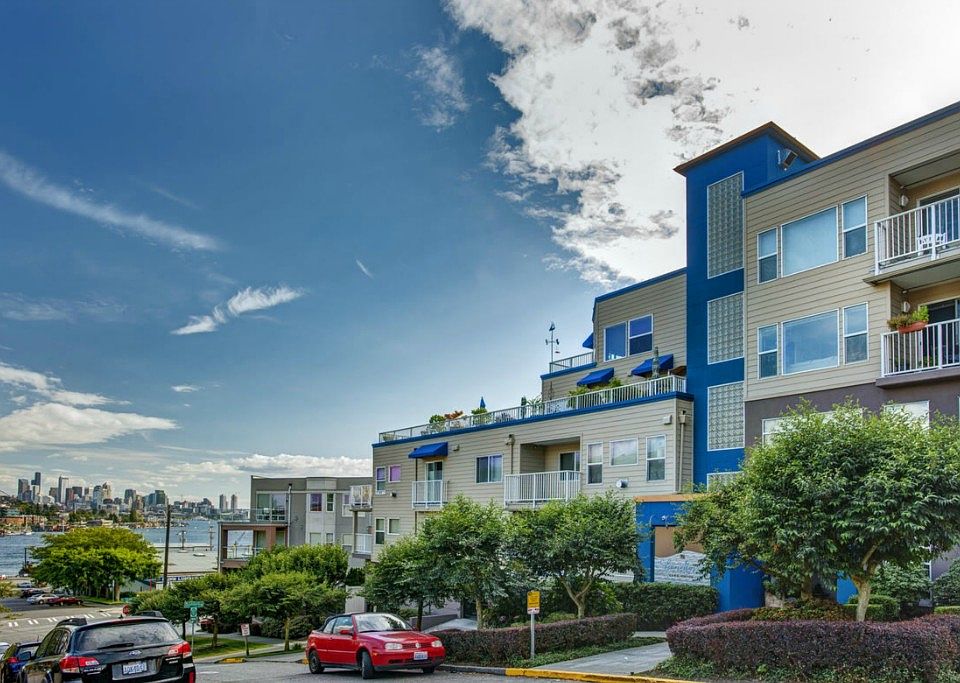 1st image of 3919 Latona Ave NE APT 401