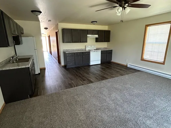 1314 N Kennedy Dr, Pontiac, IL 61764