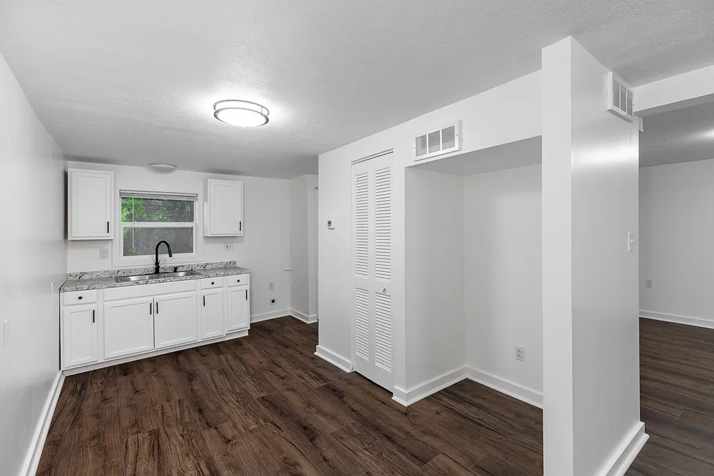 2 bed, 836 sqft, $1,195 — Photo 2