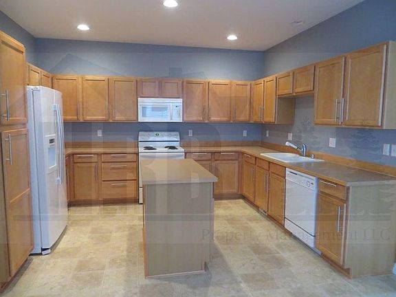 3rd image of 6405 Francis Ave SE