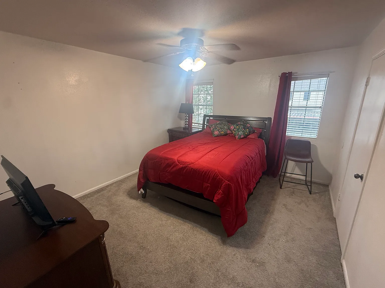 2 bed, 1.5 bath, 1024 sqft, $2,000 — Photo 1