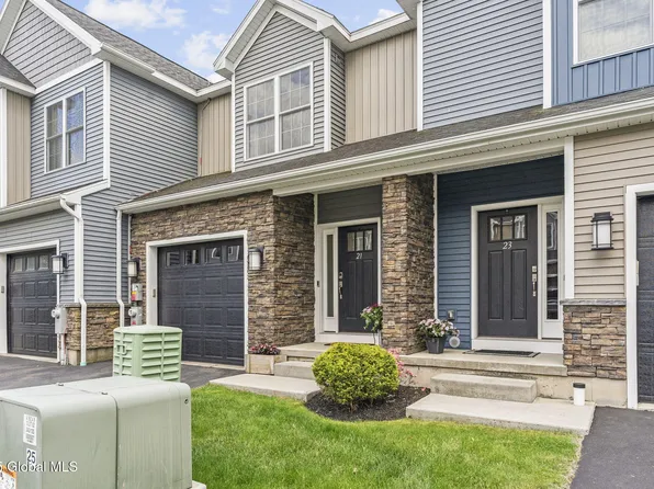 21 Stacey Way, Troy, NY 12180