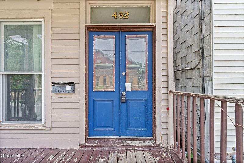 4th image of 452 Hudson Avenue