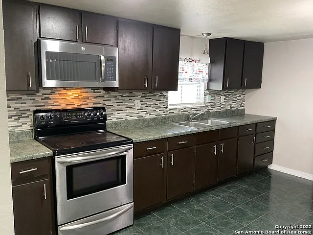 11916 Grapevine St — Photo 5