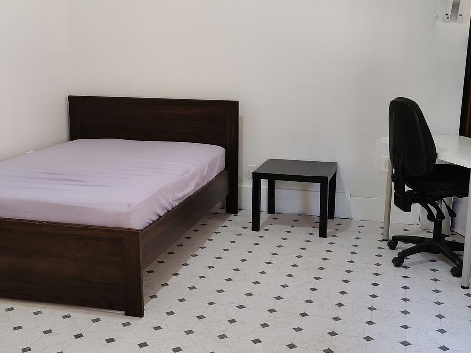 2nd image of 2707 S Normandie Ave #1
