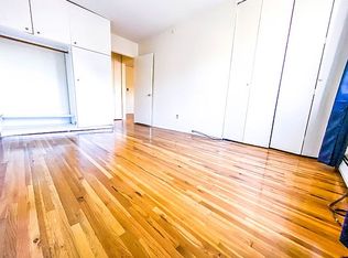 25-97 38th St #3, Astoria, NY 11103