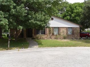 105 Colonial Hts, Sanger, TX 76266