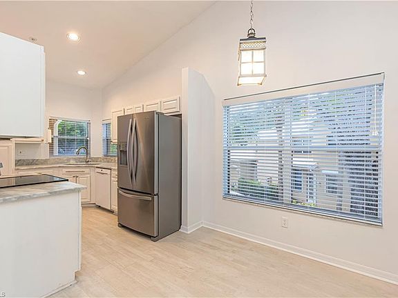4th image of 24814 Lakemont Cove LN #201