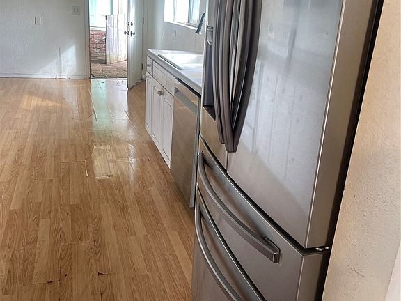 5th image of 9021 Yakima Avenue