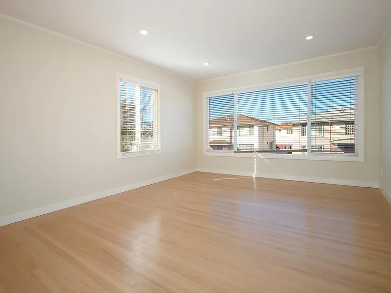 217 Paramount Dr #3 — Photo 2