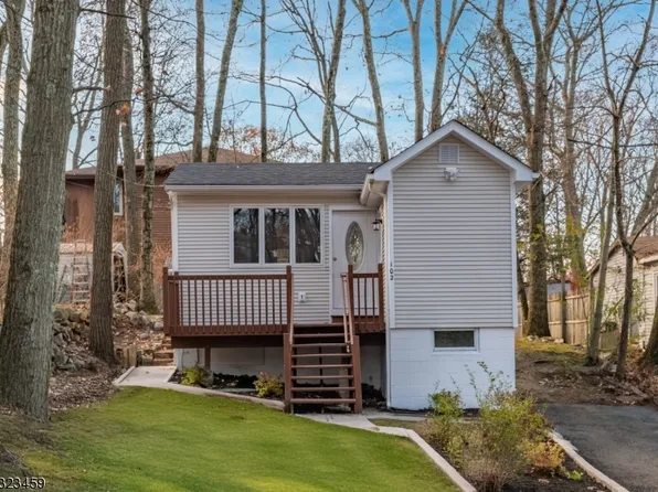 102 Dartmouth Trl, Hopatcong Boro, NJ 07843