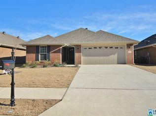 566 Waterford Cove Cir, Calera, AL 35040