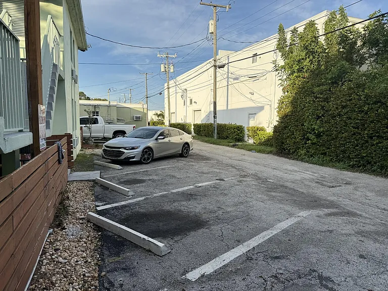 1118 N H St #4 — Photo 11
