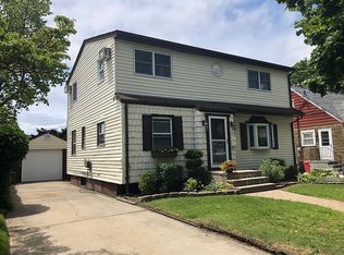 17 Wellfleet Rd, East Rockaway, NY 11518