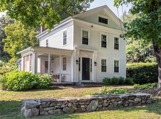 19 Pomperaug Rd, Woodbury, CT 06798