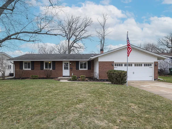 6930 Roberts Dr, Woodridge, IL 60517