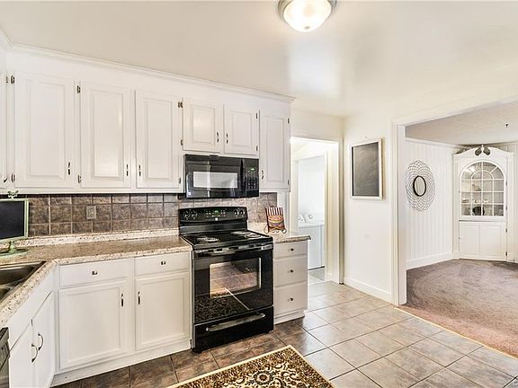5th image of 8503 Lynn Ave