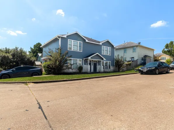 134-136 Sendero Dr, Huntsville, TX 77340