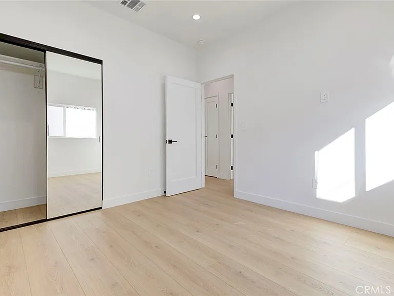2242 N Keystone St — Photo 17