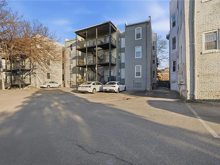 1015 Colonial Ave #4 — Photo 22