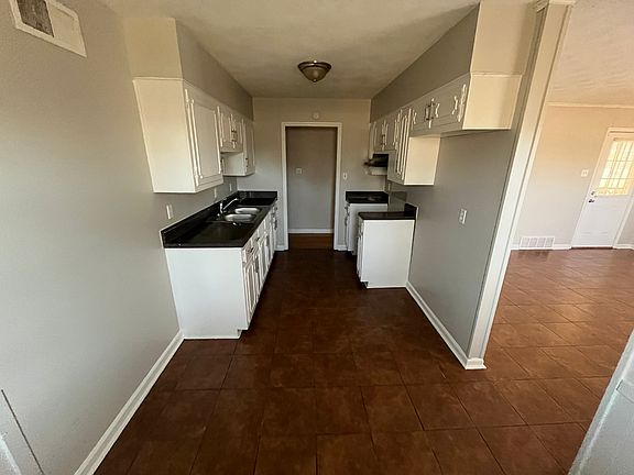 5th image of 1317 Eason Ave
