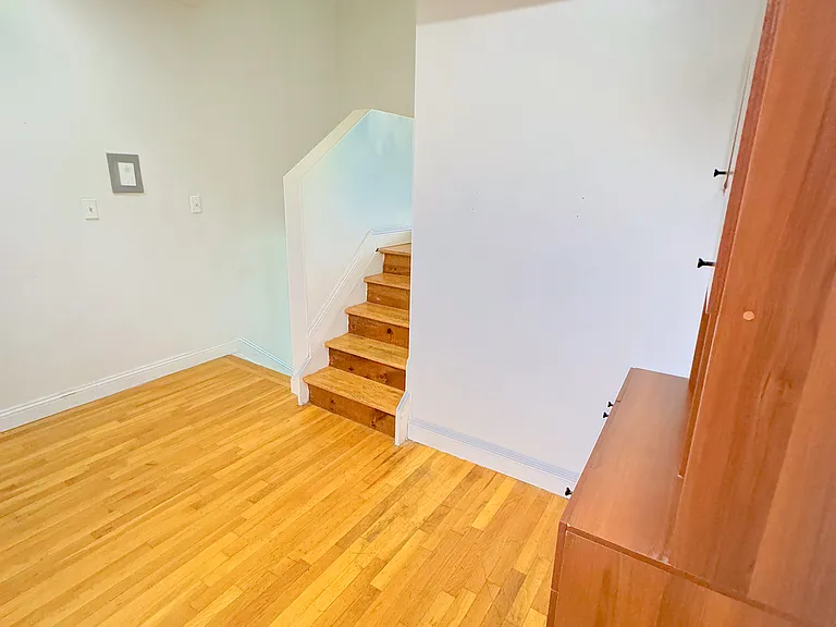 218 W 14th St #7E — Photo 11