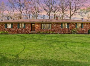 9251 Willow Creek Rd, South Lyon, MI 48178