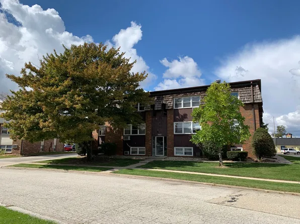 703 Fairmont Dr #1, Bloomington, IL 61704