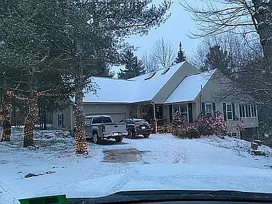 4 bed, 2.5 bath, 2950 sqft, $4,000 — Photo 3