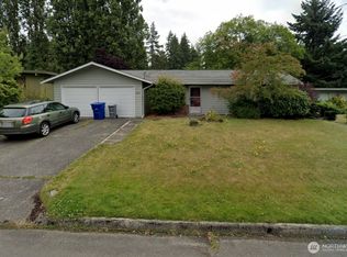 424 155th Ave SE, Bellevue, WA 98007