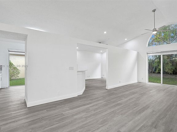 5th image of 6931 NW 34th St