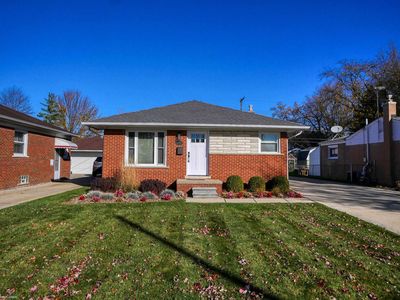 22927 Lincoln St, Saint Clair Shores, MI, 48082