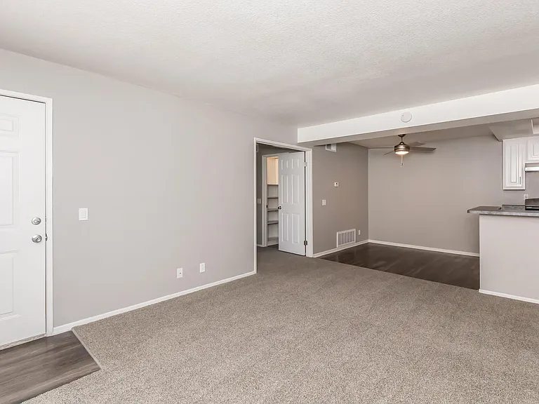 Palm Court Apartment Homes — Photo 44