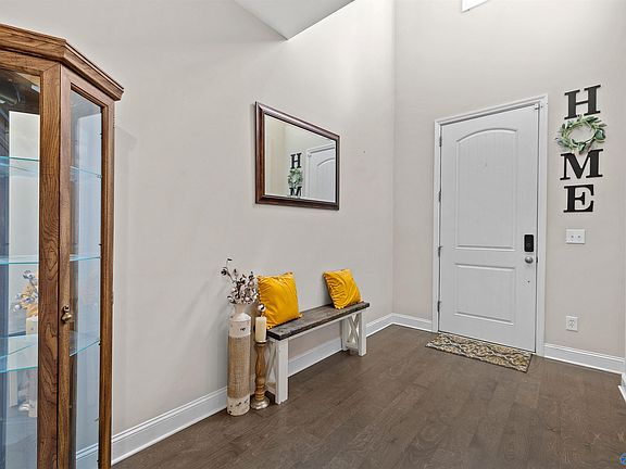 2nd image of 381 Willow Bank Cir