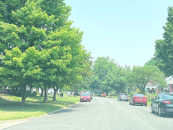 4th image of 2124 Rosemont Blvd