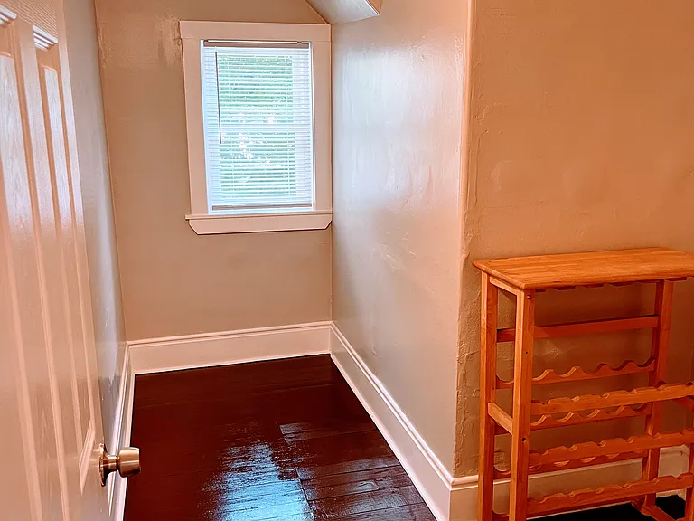 bonus room/office/storage