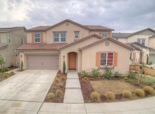 3526 Robinwood Ave, Clovis, CA 93619