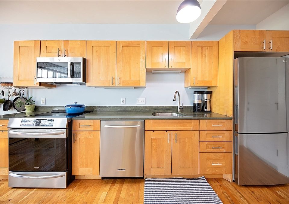 1st image of 432 Norfolk St APT 4G
