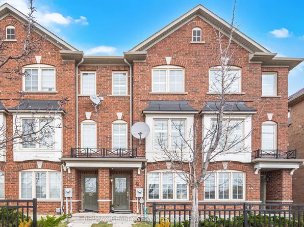 30 Peach Dr W, Brampton, ON L6R 0W5