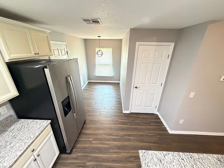 2615 Fair Oaks Dr — Photo 9