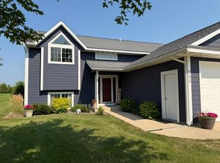 602 25th Ct NE, Waseca, MN 56093