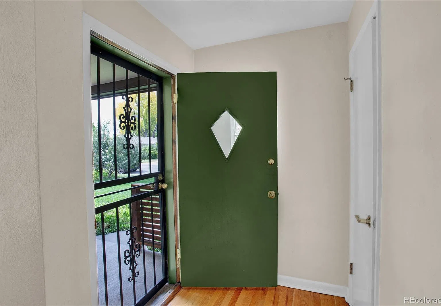 3 bed, 1.5 bath, 1424 sqft, $3,150 — Photo 4