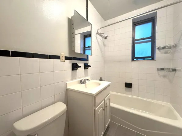 6-13 Grandview Avenue image 14 of 15