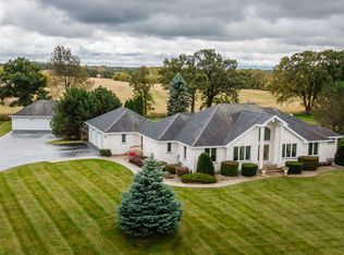 40725 Sherwood Ct, Burlington, WI 53105