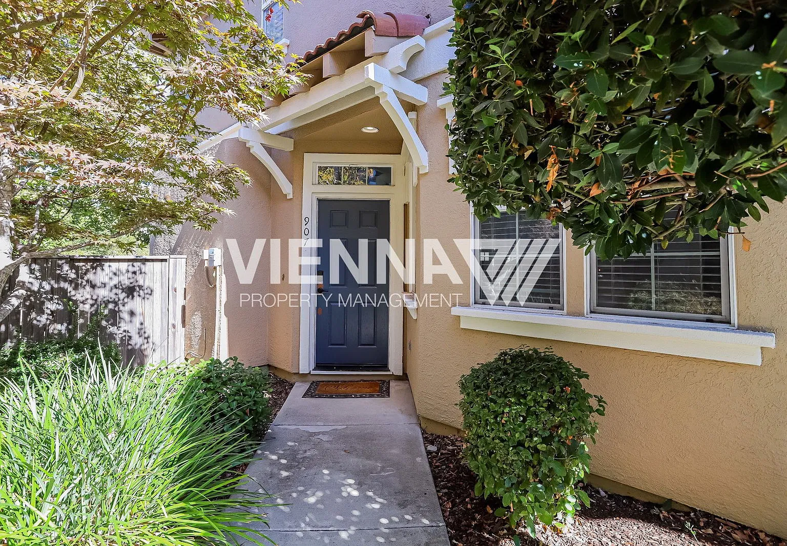 2 bed, 2.5 bath, 1490 sqft, $2,495 — Photo 2